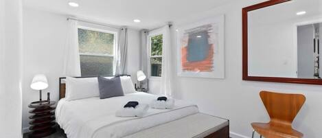 2 habitaciones, tabla de planchar con plancha, wifi y ropa de cama