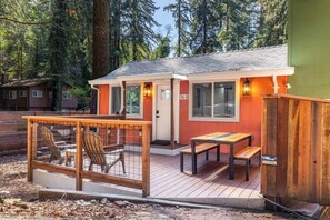 Outdoor dining - Mount Hermon Redwood Retreat! (Felton)