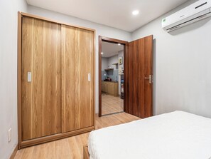 1 habitación, tabla de planchar con plancha y wifi 