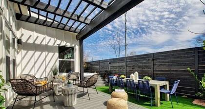 13BR East Austin Home | Hot Tub & Open Living