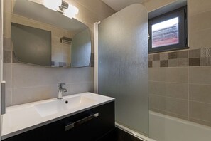 Sèche-cheveux, shampoing