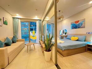 Luxury Apartment, 2 Bedrooms, Balcony, City View