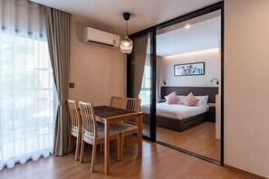 1 bedroom, iron/ironing board, free WiFi - The Title V X409 (Rawai)