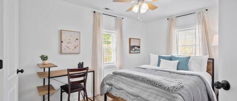 1 habitación, escritorio, tabla de planchar con plancha y wifi gratis