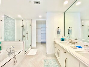 Hair dryer, towels - Space Deck - By GISO Vacation Rentals (South Padre Island)