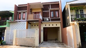 Front of property - Alesya Homestay Syariah (Yogyakarta)