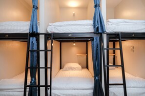 Literie de qualité supérieure, surmatelas, bureau