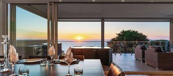 Hillside Luxe | Spa & Bay Views