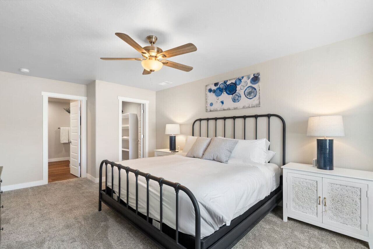 3 habitaciones, escritorio, tabla de planchar con plancha y wifi gratis 