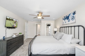 3 bedrooms, desk, iron/ironing board, free WiFi