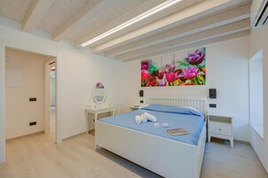 Standard Apartment, Multiple Bedrooms (Tulipano Apt - Palazzo Palermo 1817) | 2 bedrooms, free WiFi, bed sheets
