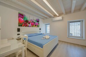 2 bedrooms, free WiFi, bed sheets - Tulipano Apt - Palazzo Palermo 1817 (Valeggio sul Mincio)