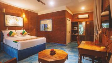 Ayur Earth Villa | Down duvets, in-room safe, desk, laptop workspace