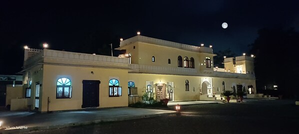 واجهة المنشأة