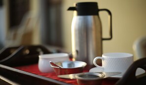 Desayuno a la carta diario (INR 500 por persona)