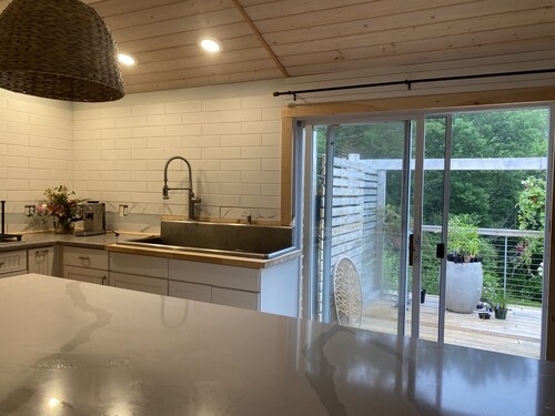  Free kayak w/ deliv, new listedAIR CONDITIONED  loft above Kayak Shop