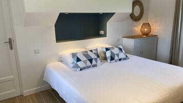 2 bedrooms, iron/ironing board, travel crib, WiFi