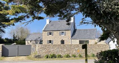 La Maison de Sainte Marguerite, au pied des dunes.
