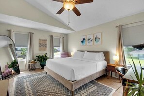 3 bedrooms, iron/ironing board, WiFi, bed sheets - Private-Relaxing, Pool, Dwntwn PNS & Beaches (Pensacola)