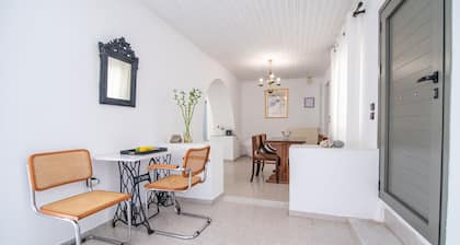 IZABELLA’S HOUSE NAXOS
