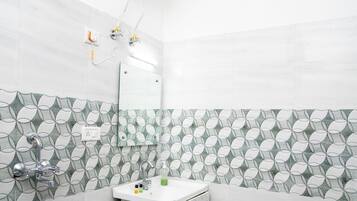 Standard Room | Bathroom