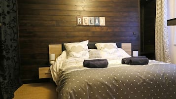 2 chambres, fer et planche à repasser, Wi-Fi gratuit, draps fournis