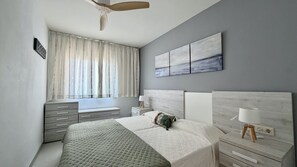 2 bedrooms, iron/ironing board, bed sheets