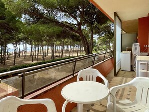 Outdoor dining - SALLES BEACH 3 (Estartit)