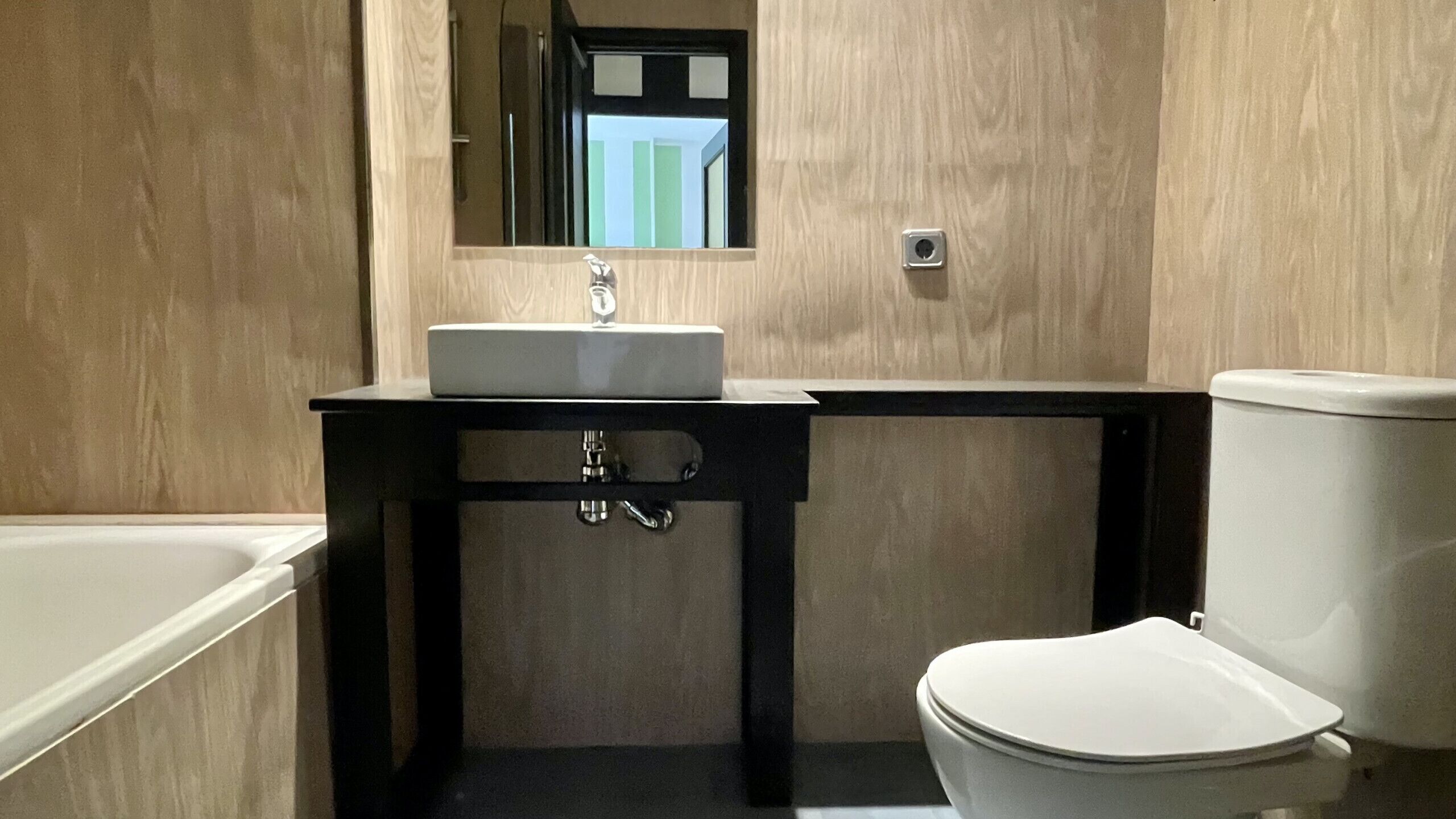 Bathtub