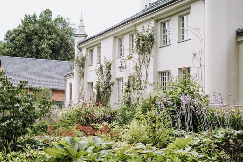 Kleines Schloss Lanke: Blick in den Wald