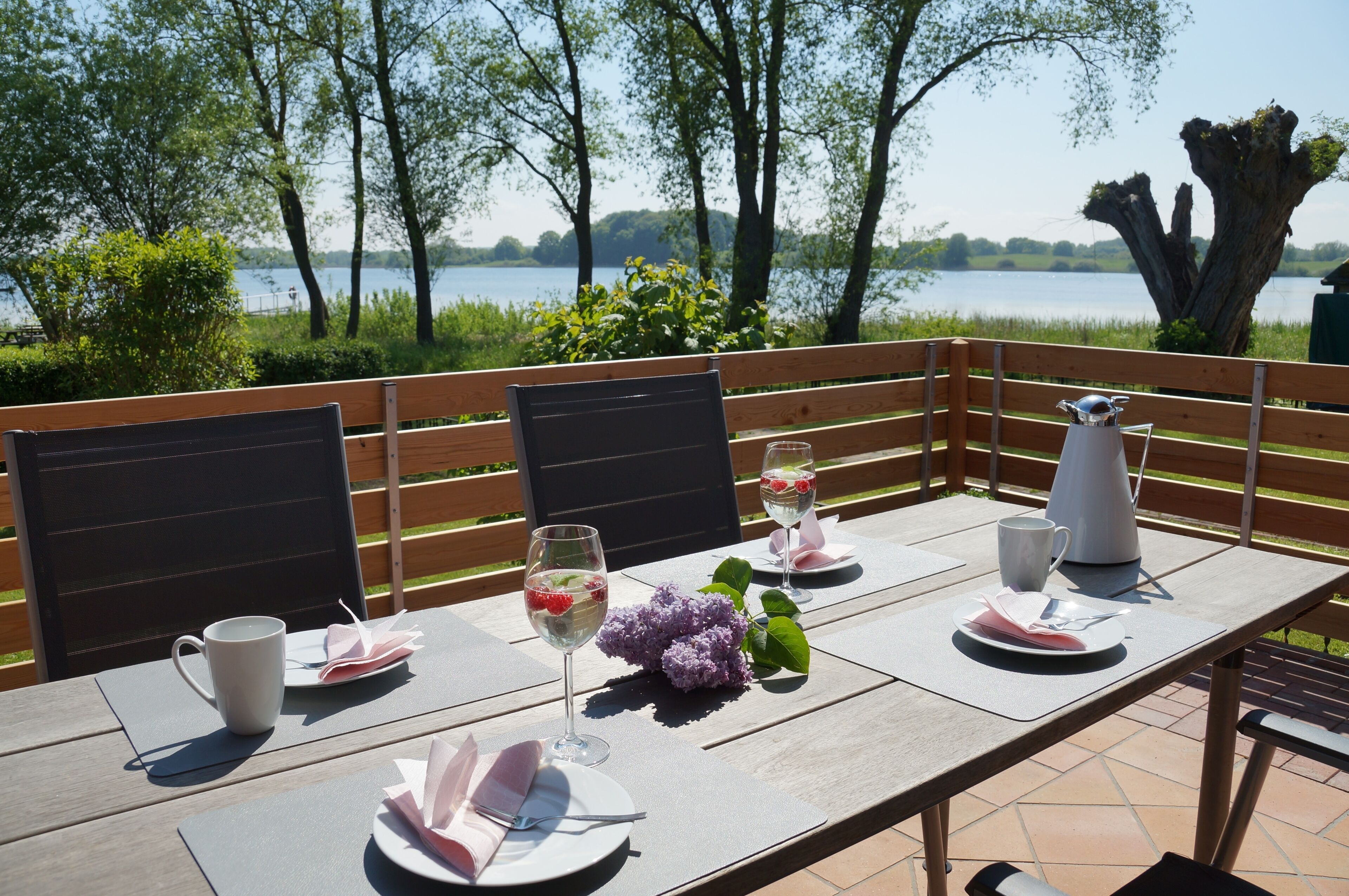 Terrasse mit Seeblick