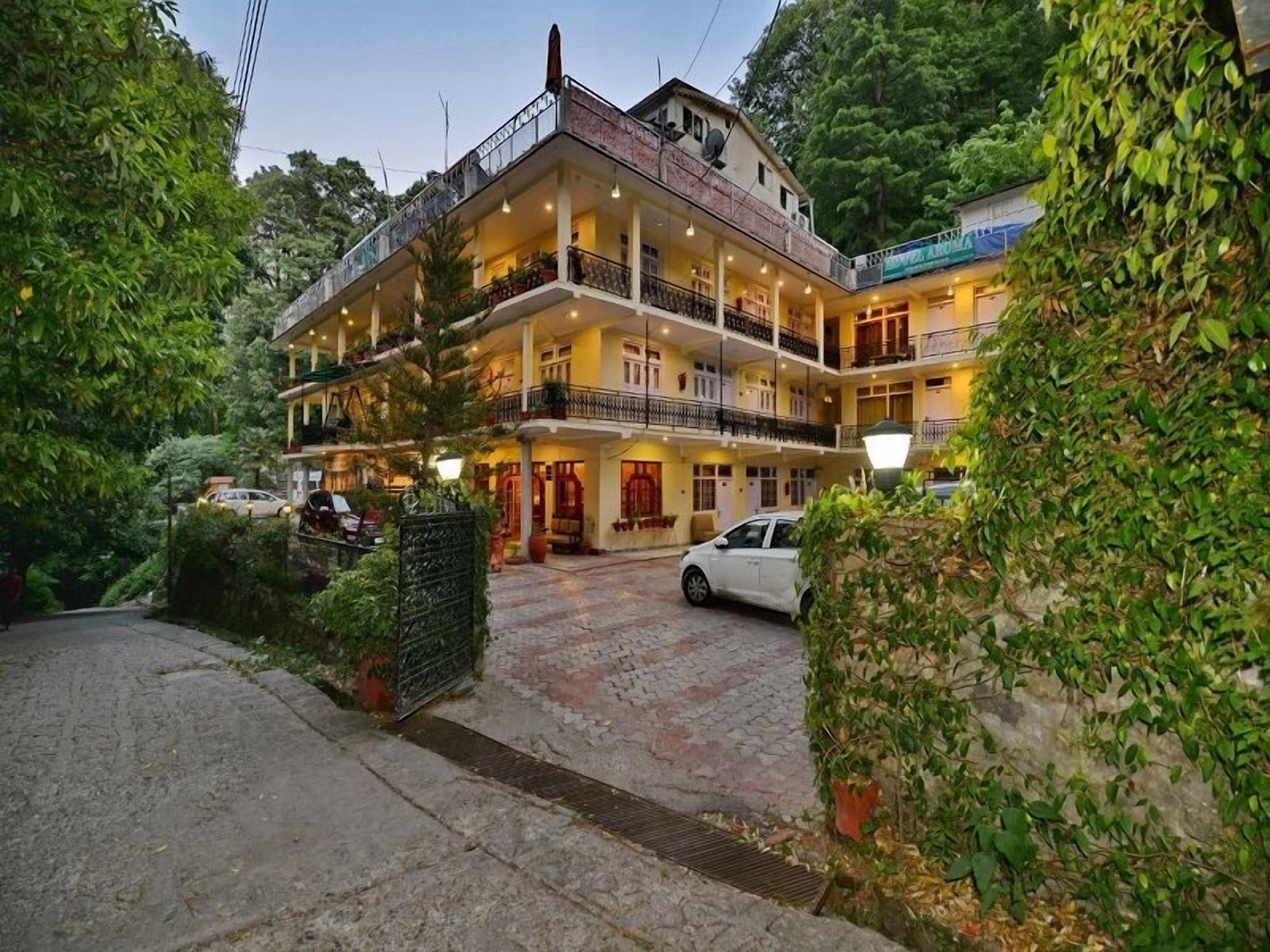 Vista frontal de la propiedad