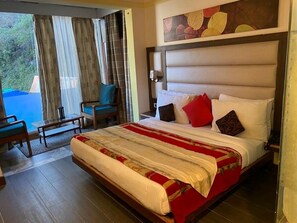 Habitación doble superior | Escritorio, wifi gratis, ropa de cama