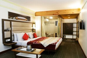 Desk, free WiFi, bed sheets - Hotel Aroma Nainital (Nainital)