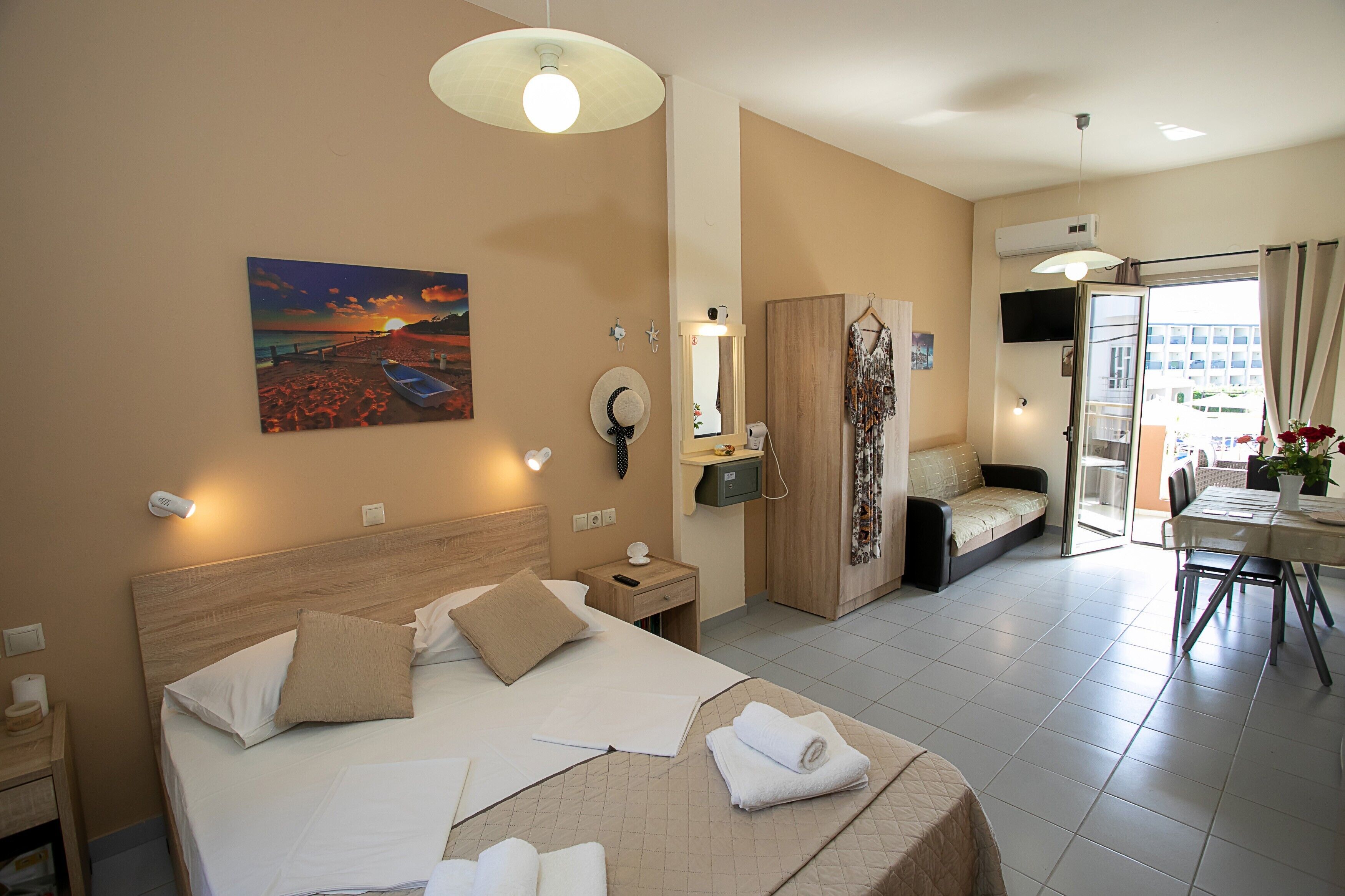 2 bedrooms, iron/ironing board, free WiFi, bed sheets