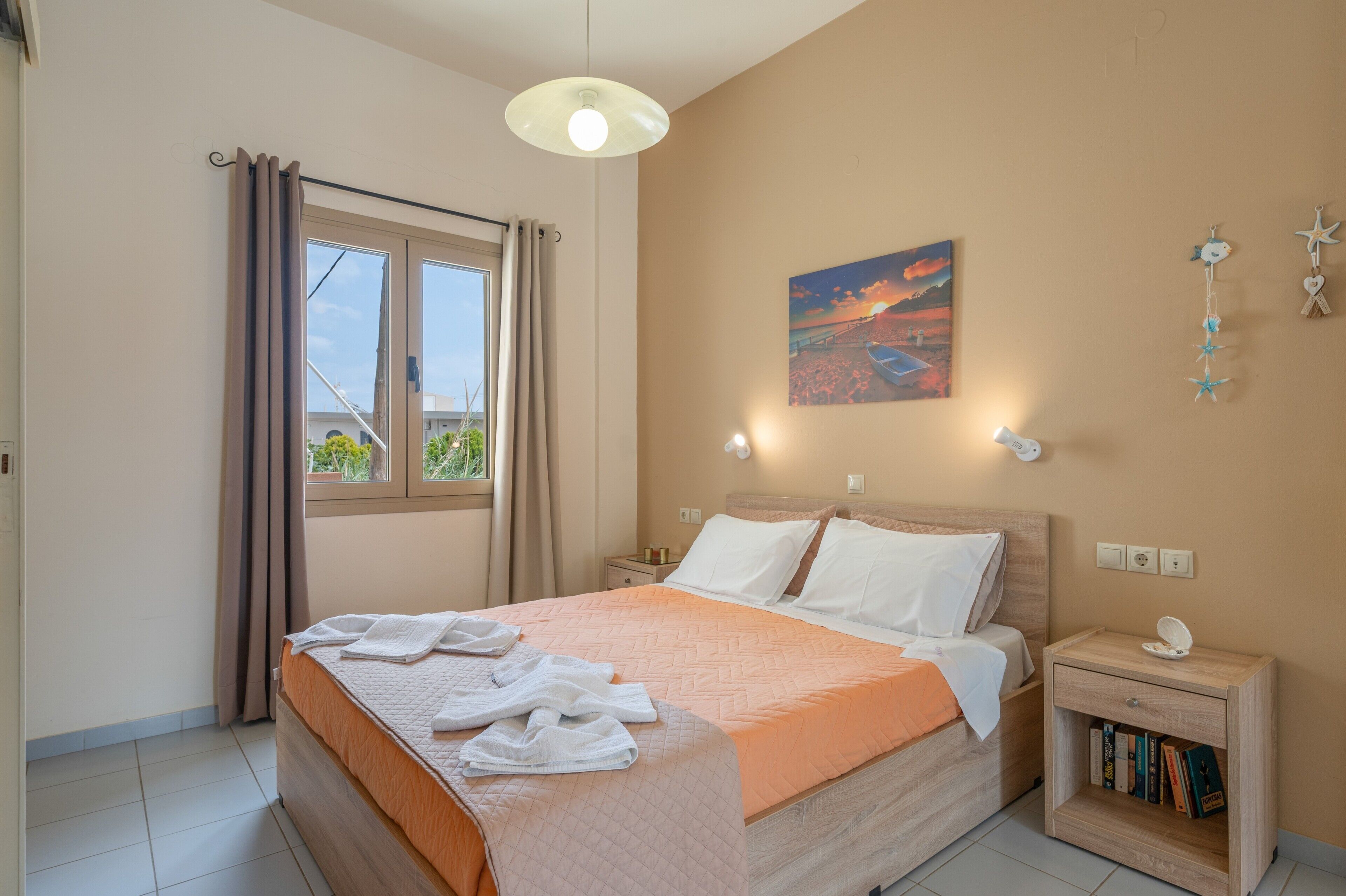 2 عدّة غرف نوم ومكواة/لوح كي وواي فاي مجانًا وملاءات أسرّة