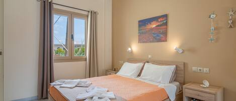 2 عدّة غرف نوم ومكواة/لوح كي وواي فاي مجانًا وملاءات أسرّة