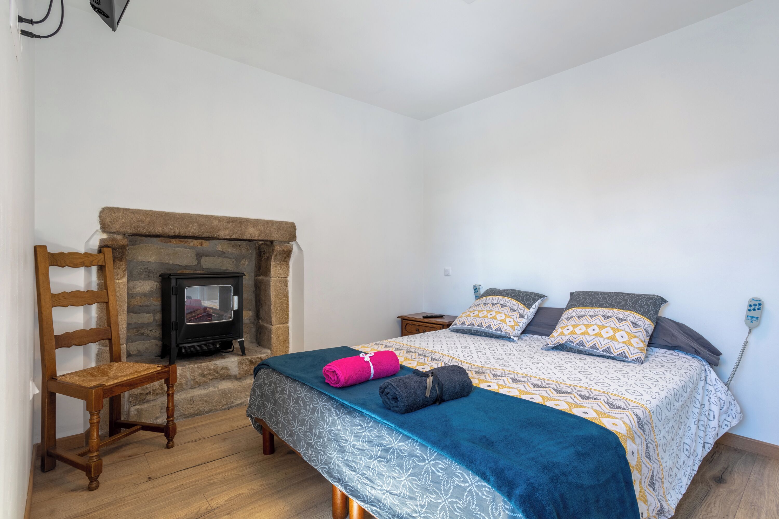 4 bedrooms, WiFi, bed sheets