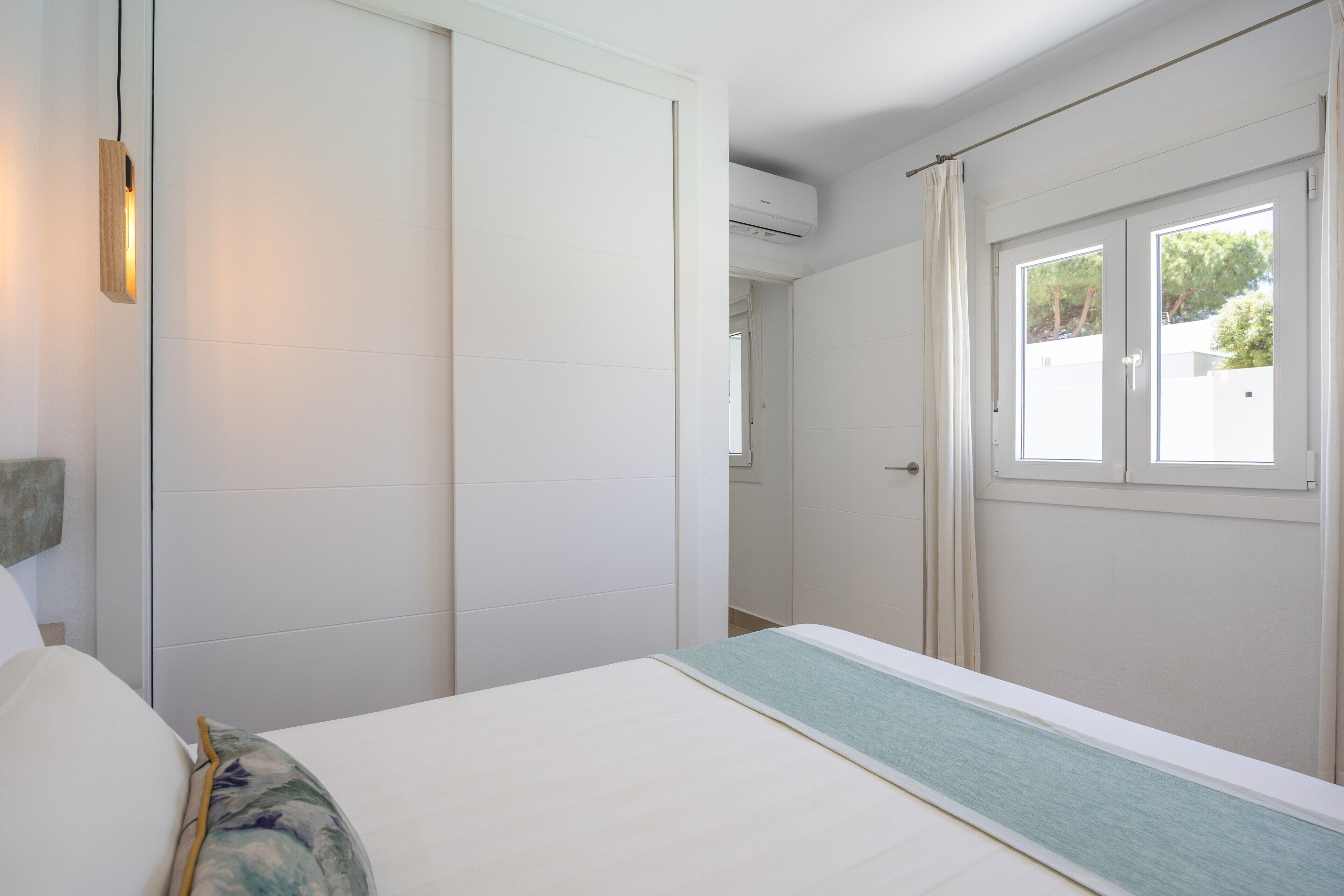 1 habitación, tabla de planchar con plancha, wifi gratis y ropa de cama 