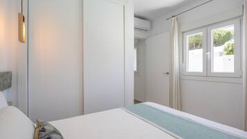 1 habitación, tabla de planchar con plancha, wifi gratis y ropa de cama
