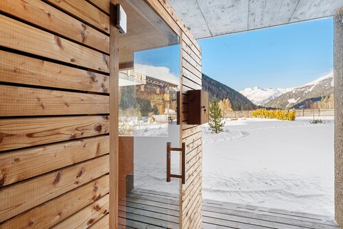 Chalet 'Zu Wosser' with Mountain Views, Private Terrace and Garden