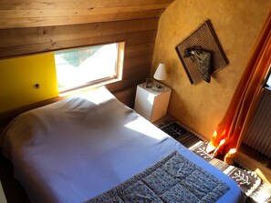 6 chambres, fer et planche à repasser, draps fournis