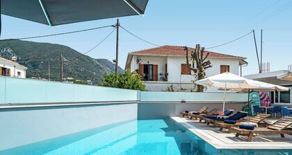 Estudio 'Family Junior Suite' con piscina compartida, Wi-Fi y aire acondicionado