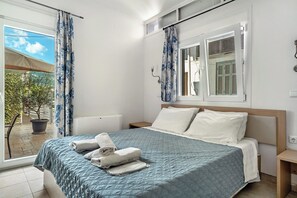 2 chambres, fer et planche à repasser, Wi-Fi gratuit, draps fournis