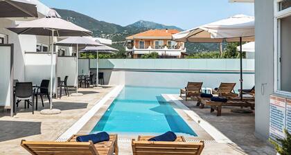 Studio 'Family Junior Suite' with Shared Pool, Wi-Fi and Air Conditioning