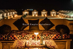 Couples’ dining - Royal Empire Camp & Resort Jaisalmer (Jaisalmer)
