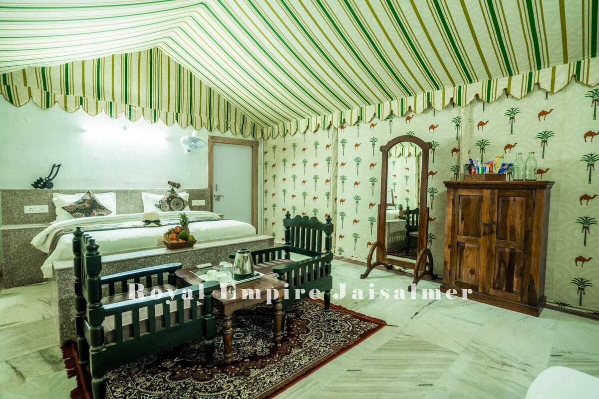 Barraca real, 1 cama King, para não fumantes, vista para o deserto | 1 quarto, roupas de cama premium, escrivaninha, quartos à prova de som