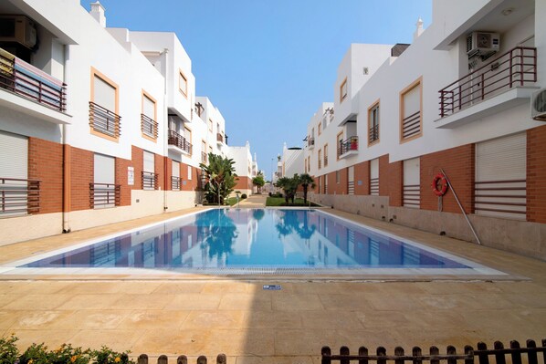 Pool - Apartment 'Quinta Gomeira 120' with Shared Pool, Wi-Fi and Air Conditioning (Cabanas de Tavira)