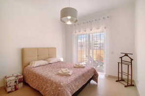 2 quartos, Wi-Fi de cortesia, roupa de cama