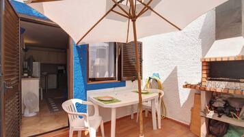 屋外ダイニングエリア